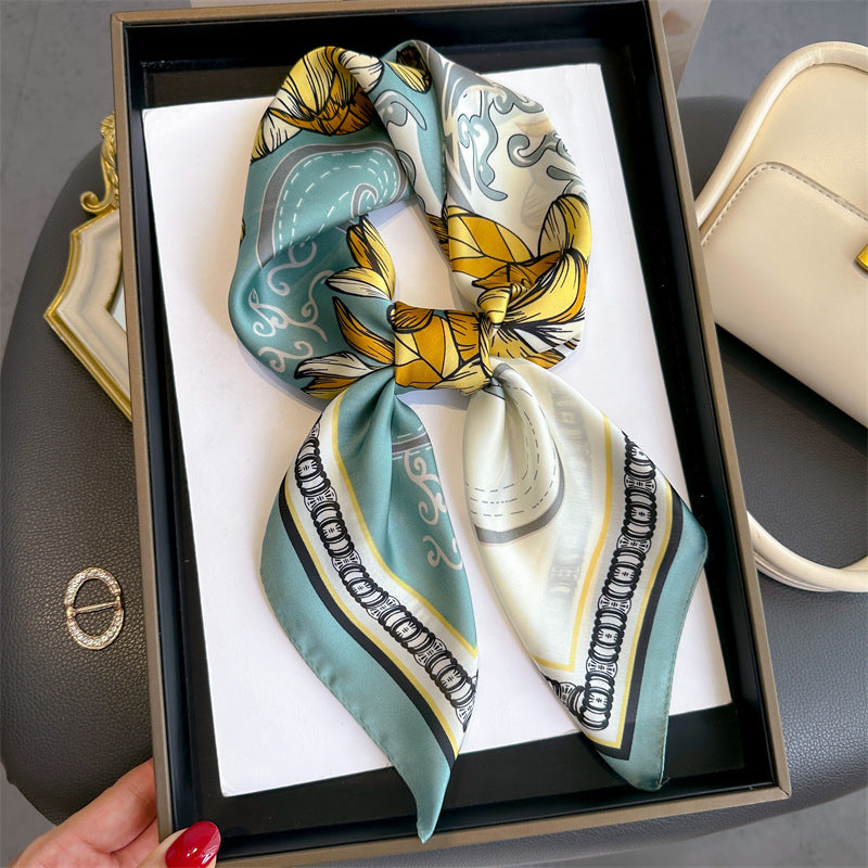 Foulard quadrato stampato con protezione solare