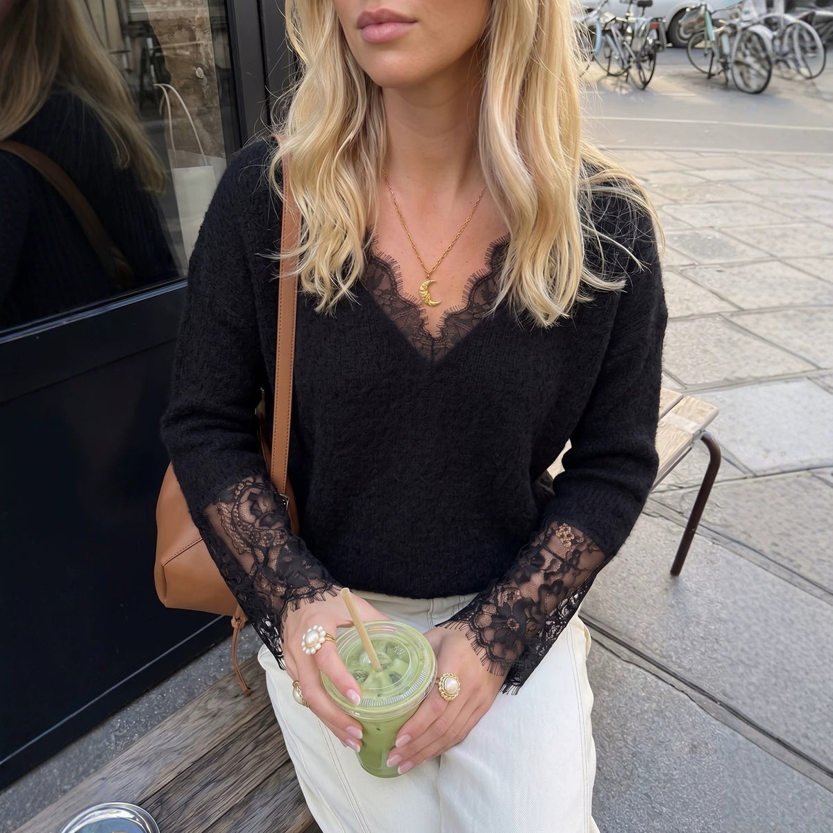 Haut en tricot à col en V avec empiècement en dentelle française pour femme