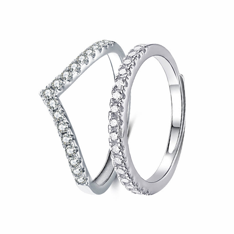 Anillo de moissanita con simulación en forma de V de Vibrato Live, apilable con diamante de una hilera