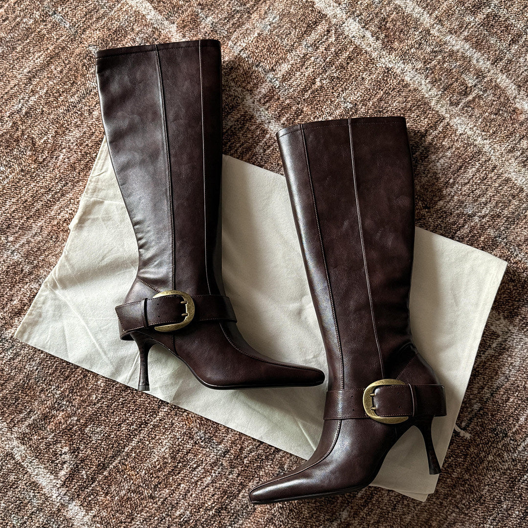 Botas Vintage de Salto Robusto com Fivela para Mulher