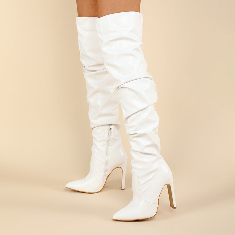 Botas de cano alto com salto largo para mulher