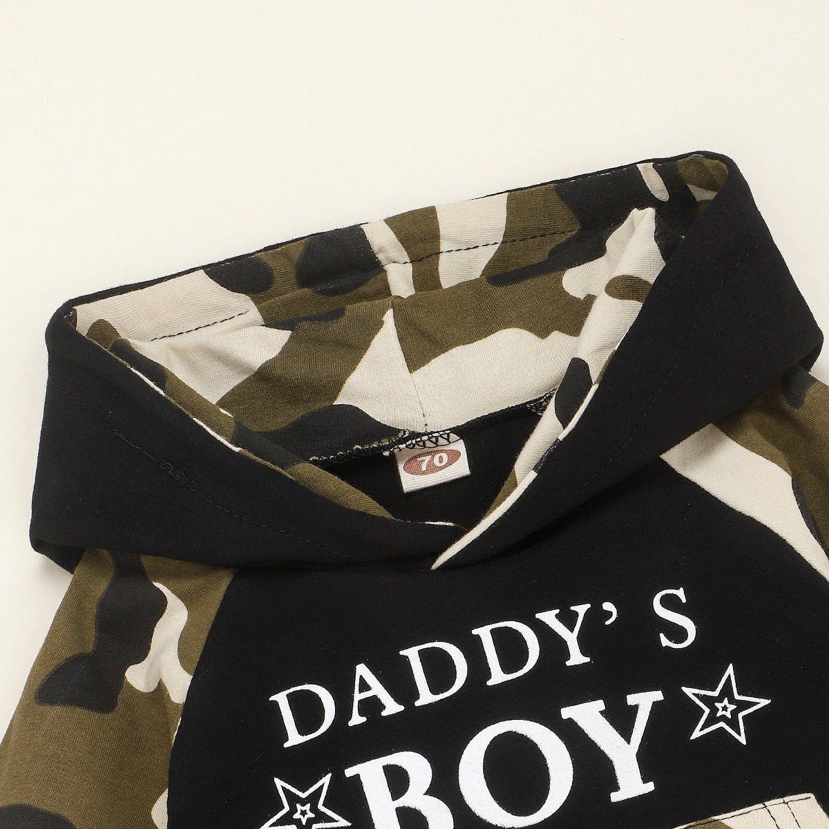 Set felpa con cappuccio e pantaloni mimetici per bambino
