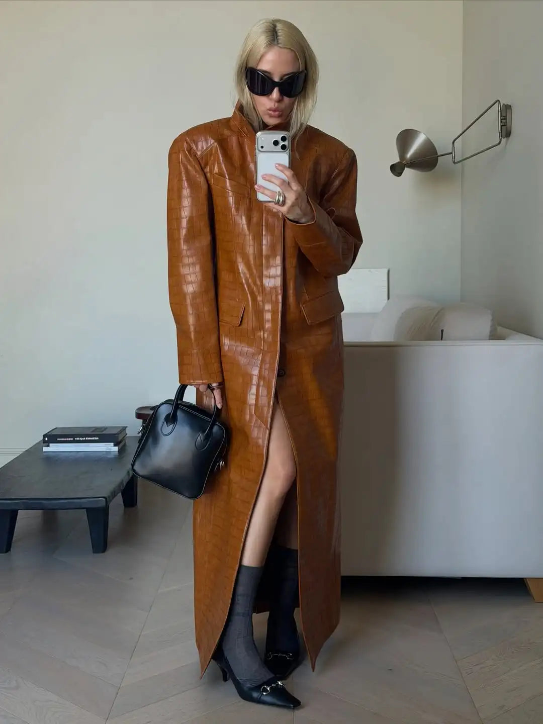 Trenchcoat aus Kunstleder in Krokodilleder-Optik für Damen – lang, einreihig