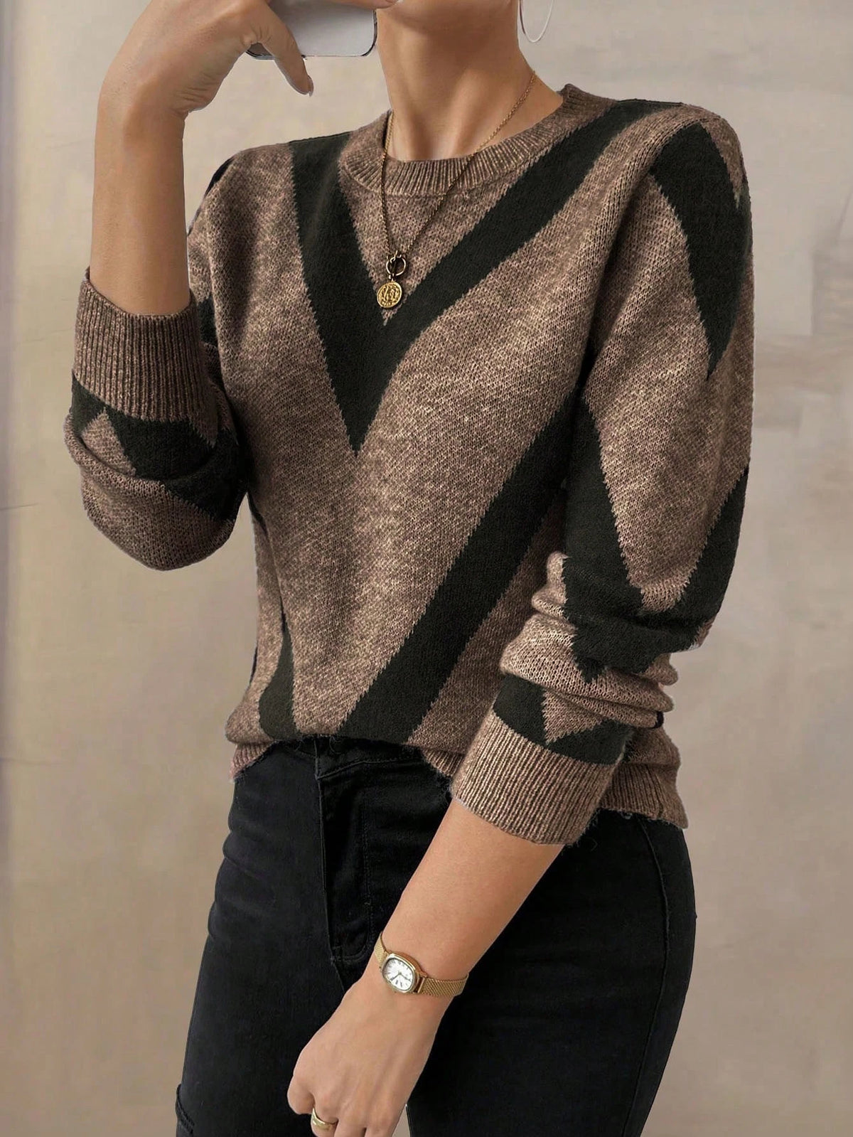 Women's Geometric Pattern Knitted Sweater – Round Neck, Long Sleeve