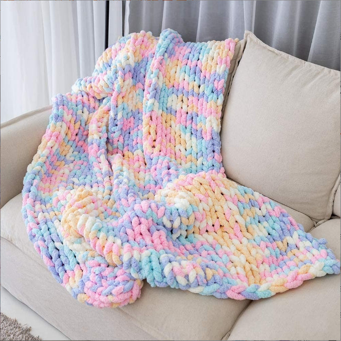 Handgefertigte, grob gestrickte Chenille-Decke