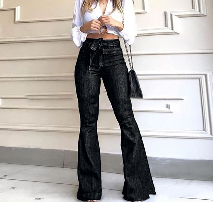 High-Waisted Schlagjeans mit Schnürung