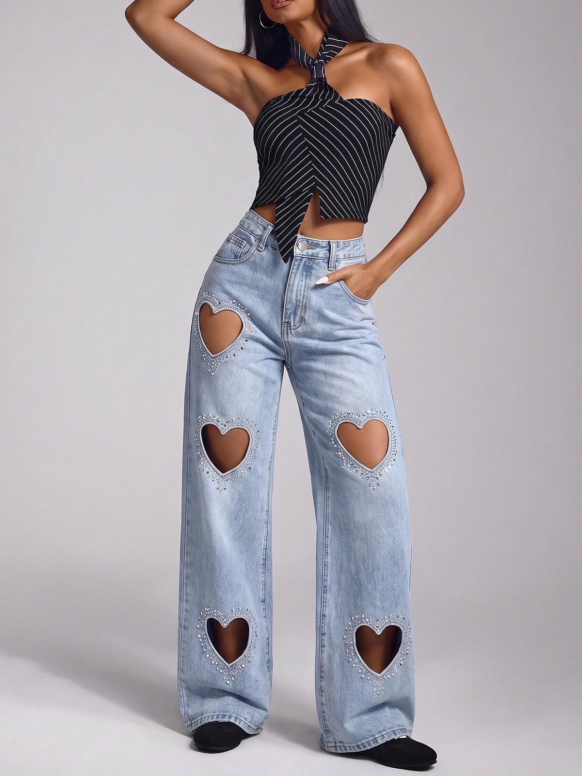 Wijdvallende jeans met strass-hartvormige uitsnijdingen