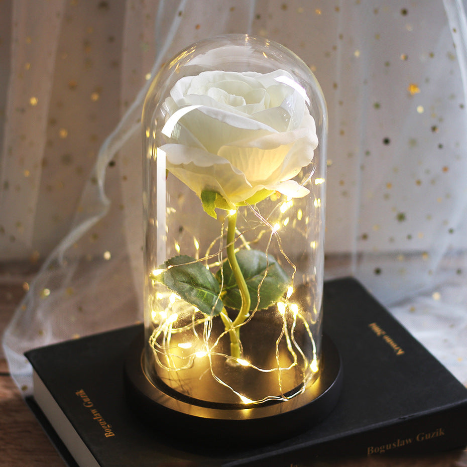 LED-Rose in Glaskuppel, leuchtendes Blumengeschenk