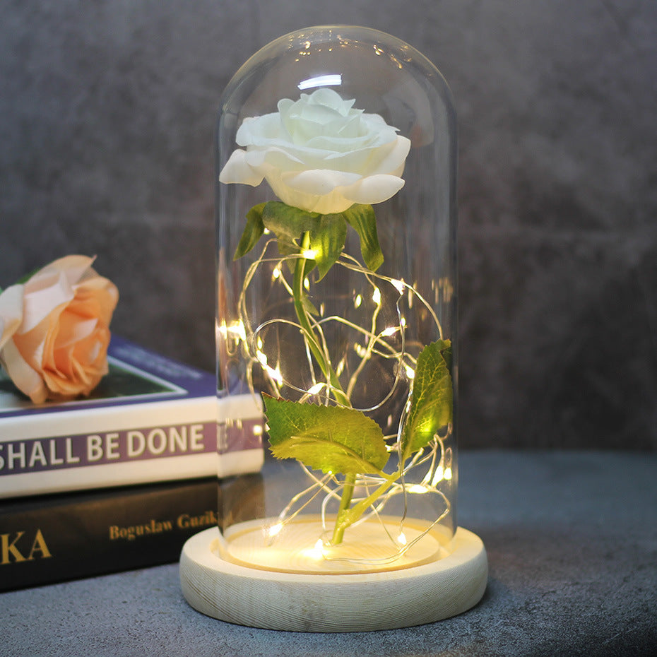 LED-Rose in Glaskuppel, leuchtendes Blumengeschenk
