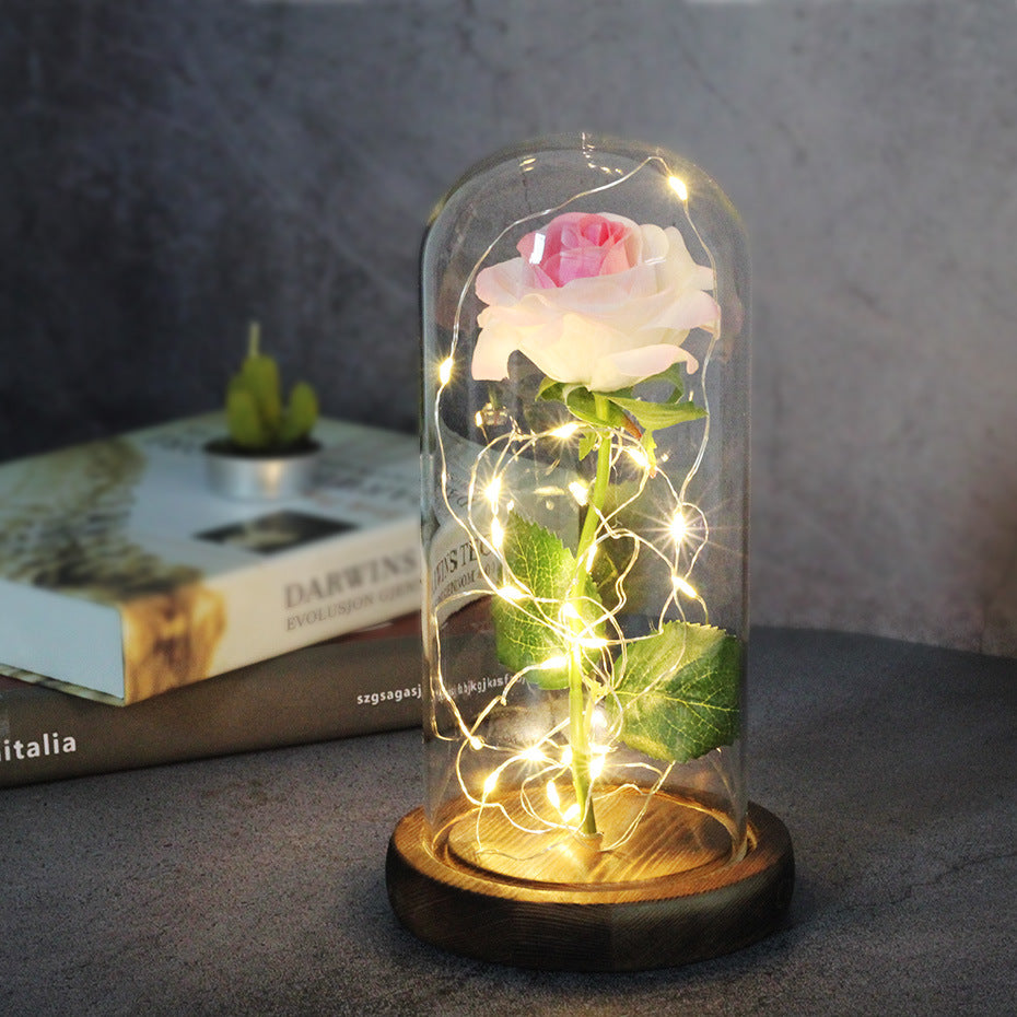 LED-Rose in Glaskuppel, leuchtendes Blumengeschenk