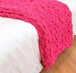 Handgefertigte, grob gestrickte Chenille-Decke