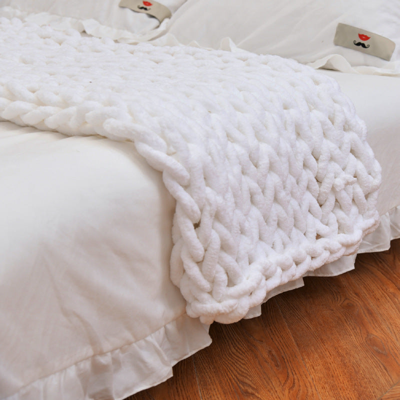 Handgefertigte, grob gestrickte Chenille-Decke