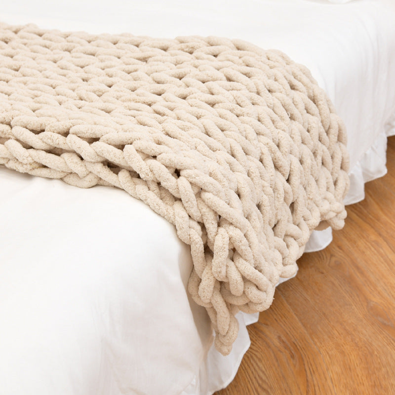 Handgefertigte, grob gestrickte Chenille-Decke