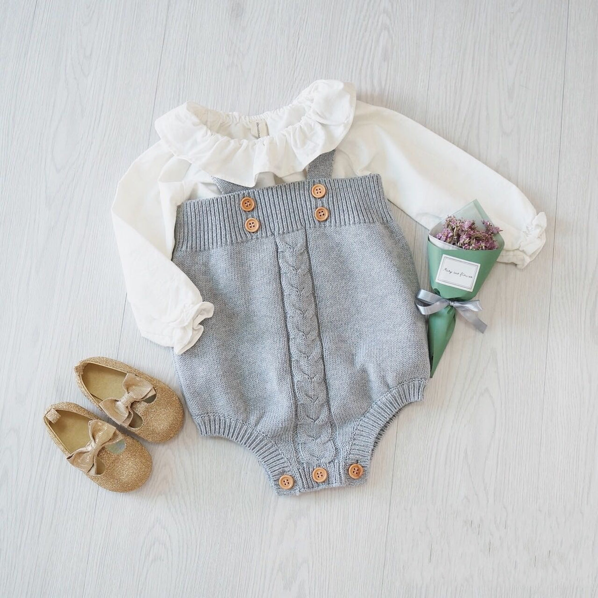 Gestrickte Baby-Strampler