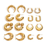 Boucles d'oreilles puces Double-C avec zirconium, acier inoxydable
