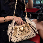 Sac seau en peluche à pois avec cordon de serrage et bandoulière à chaîne