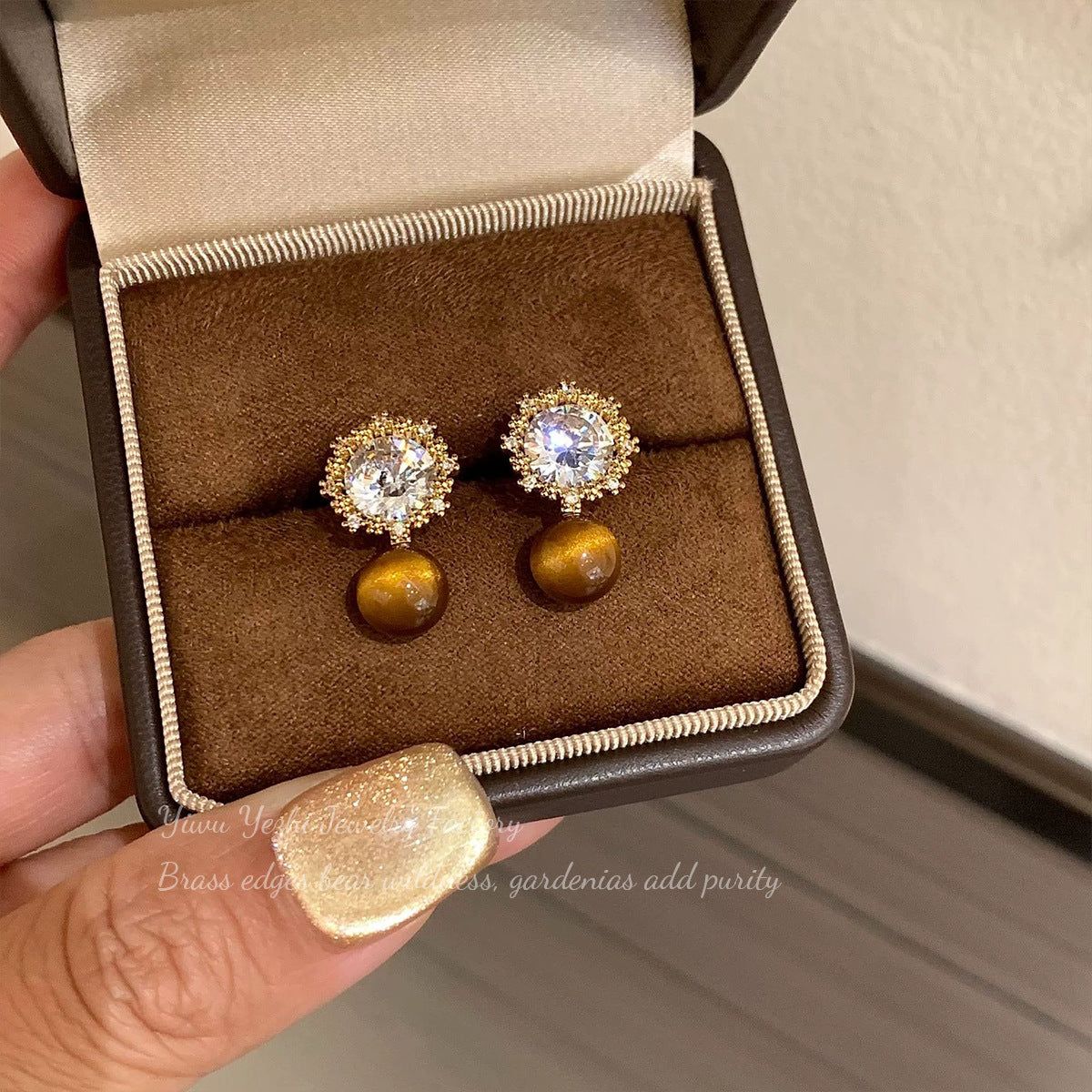 Melard Vintage Sunflower Diamond-studded Earrings, Tiger's Eye Stone and Pearl, Light Luxu