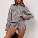 Damen-Set aus gestreiftem Langarmshirt und Shorts