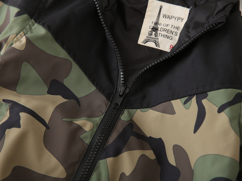 Giacca con cappuccio camouflage da bambino, cappotto primaverile leggero