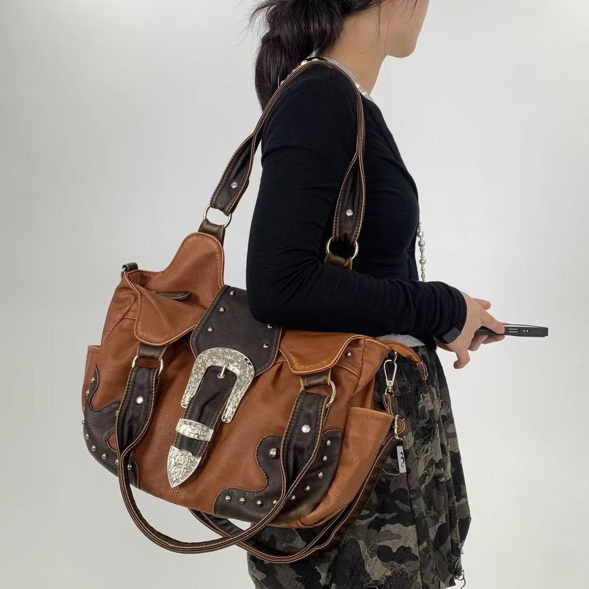 Große Damen-Schultertasche mit zwei Trageriemen