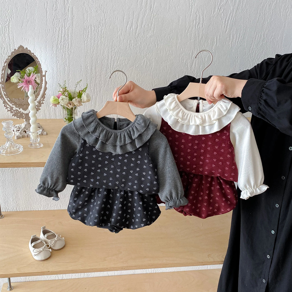 Herbst-Outfit-Set für Babymädchen – Oberteil mit Bubikragen & Hose