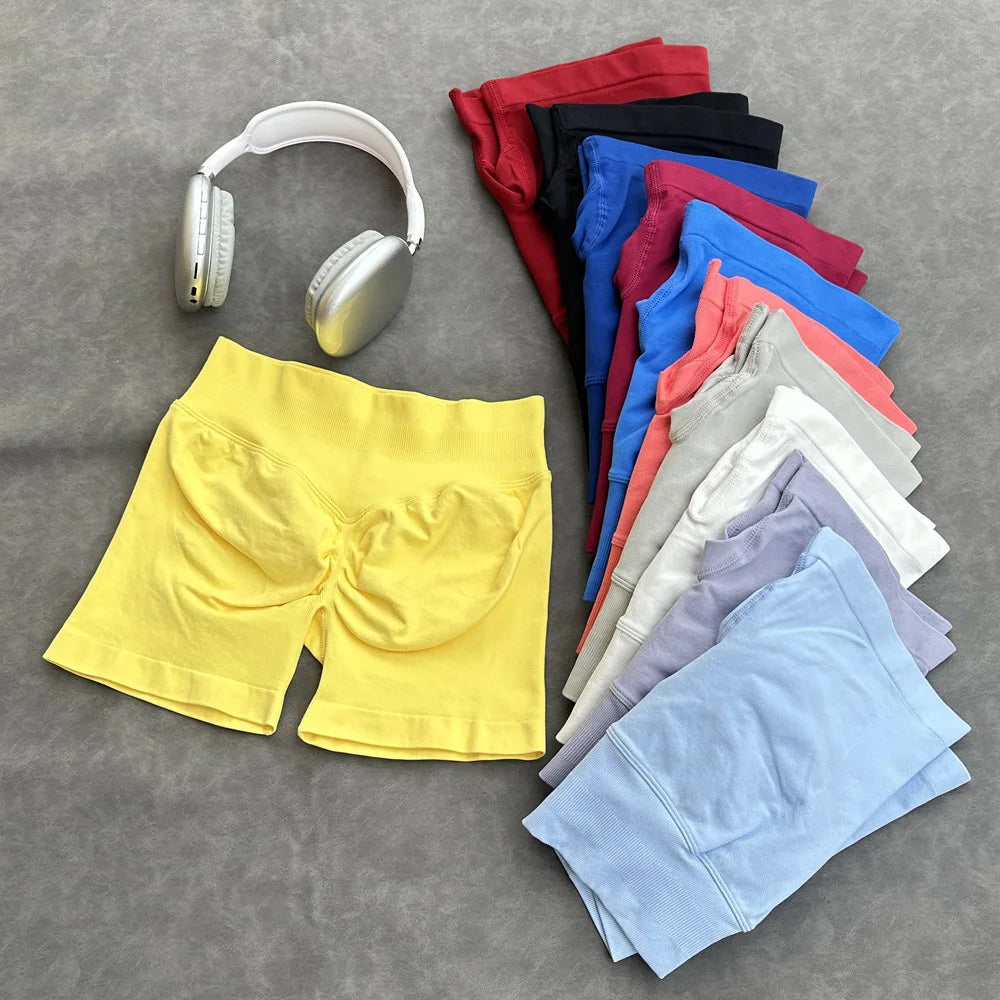 Pantaloncini da yoga a vita media con tre pannelli da donna, compressione moderata per controllo addominale e effetto push-up, pantaloncini sportivi sexy da 3 pollici per glutei a pesca