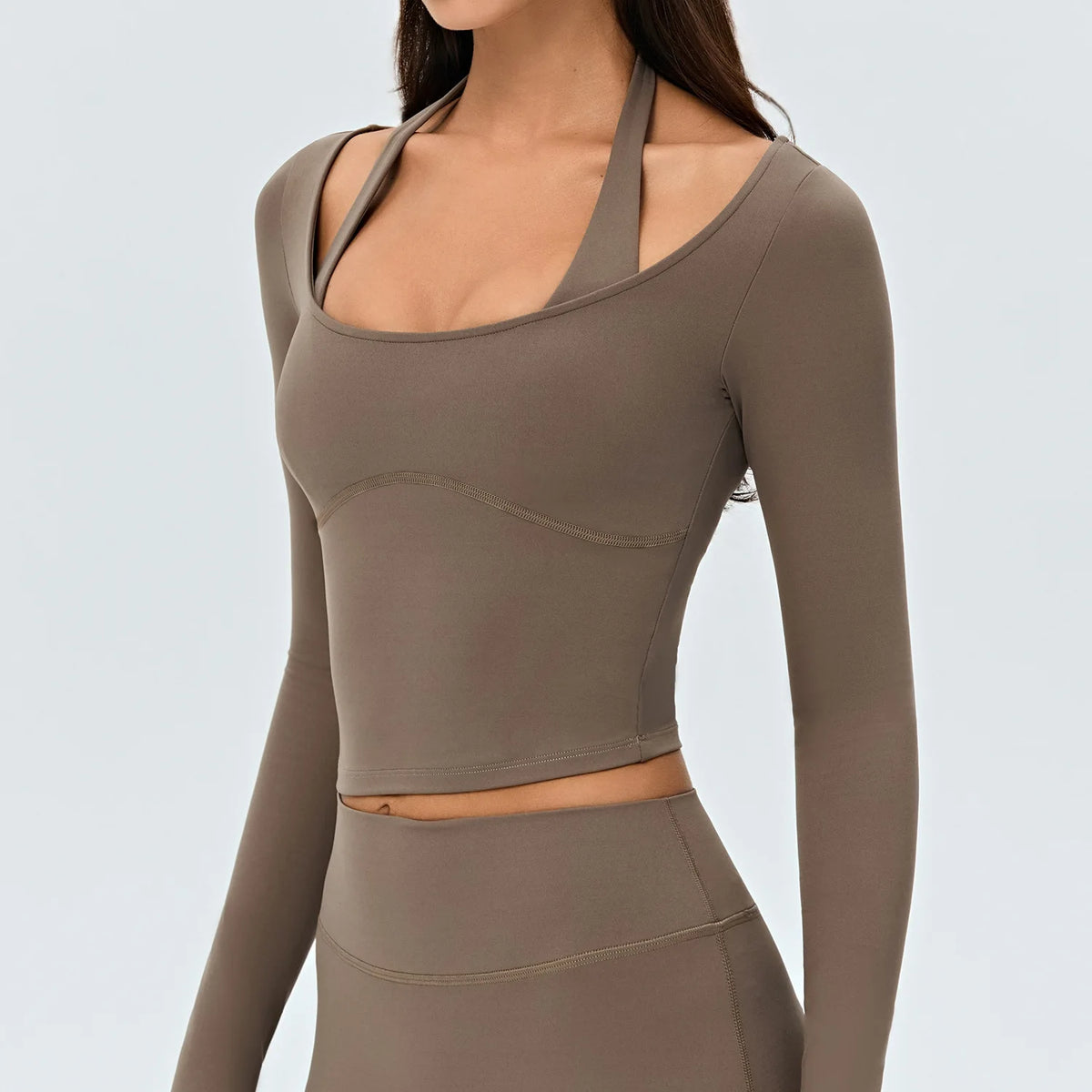 Haut de yoga à manches longues pour femme, col en U profond, couture sous la poitrine, coupe ajustée, haut court, extensible, respirant, t-shirt de sport et fitness