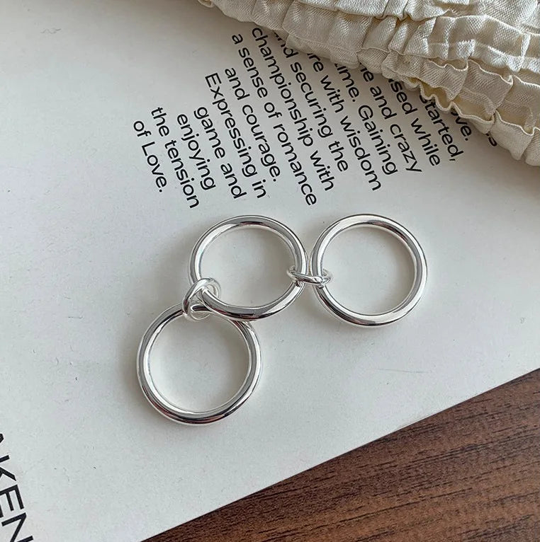 Anelli alla moda in oro e argento, placcati in oro 18k, set da 4 pezzi impilabili con zirconi scintillanti, ideali come gioielli da festa per donna