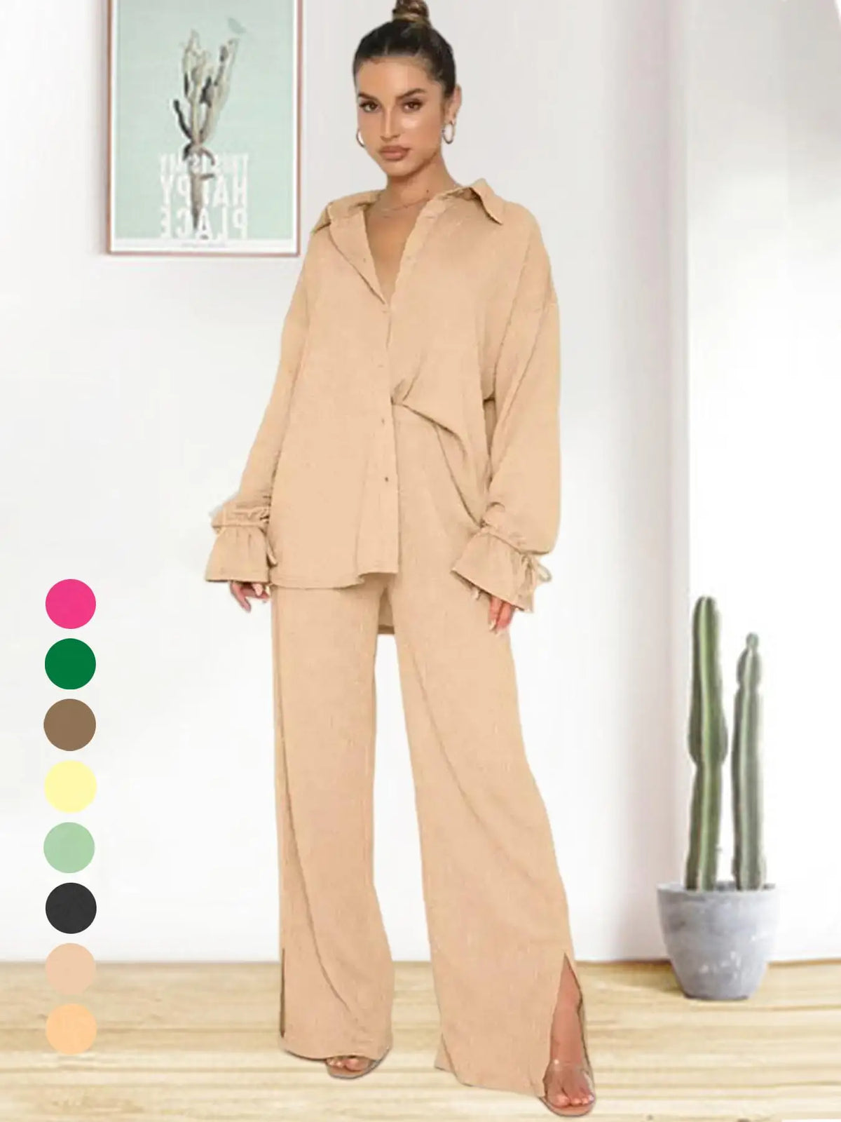 COMPLETO DONNA DUE PEZZI TINTA UNITA PRIMAVERA ESTATE 2026, CAMICIA CON MANICHE A VOLANT ABBINATA A PANTALONI CON SPACCO, OUTFIT COMODO PER IL TEMPO LIBERO