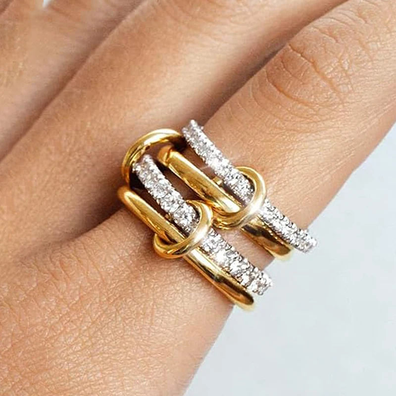Anelli alla moda in oro e argento, placcati in oro 18k, set da 4 pezzi impilabili con zirconi scintillanti, ideali come gioielli da festa per donna