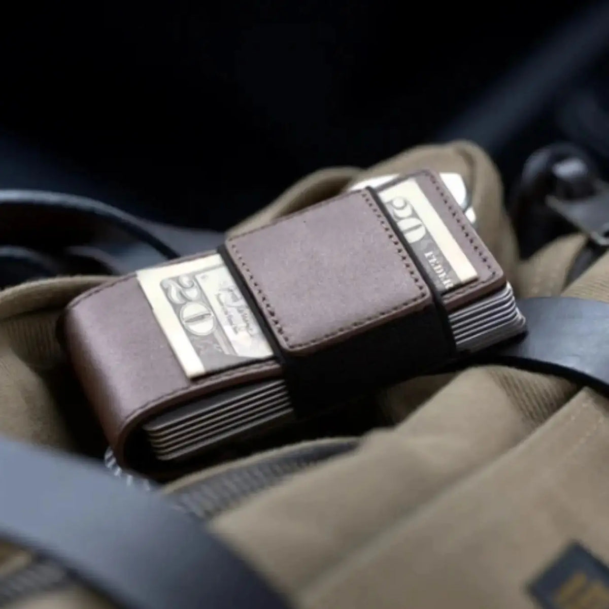 Men's RFID Blocking Pull-Out Leather Wallet