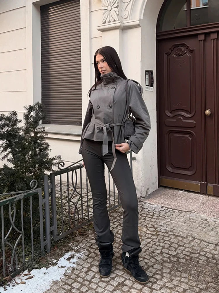 Damen-Trenchcoat zum Schnüren – Stehkragen, zweireihig