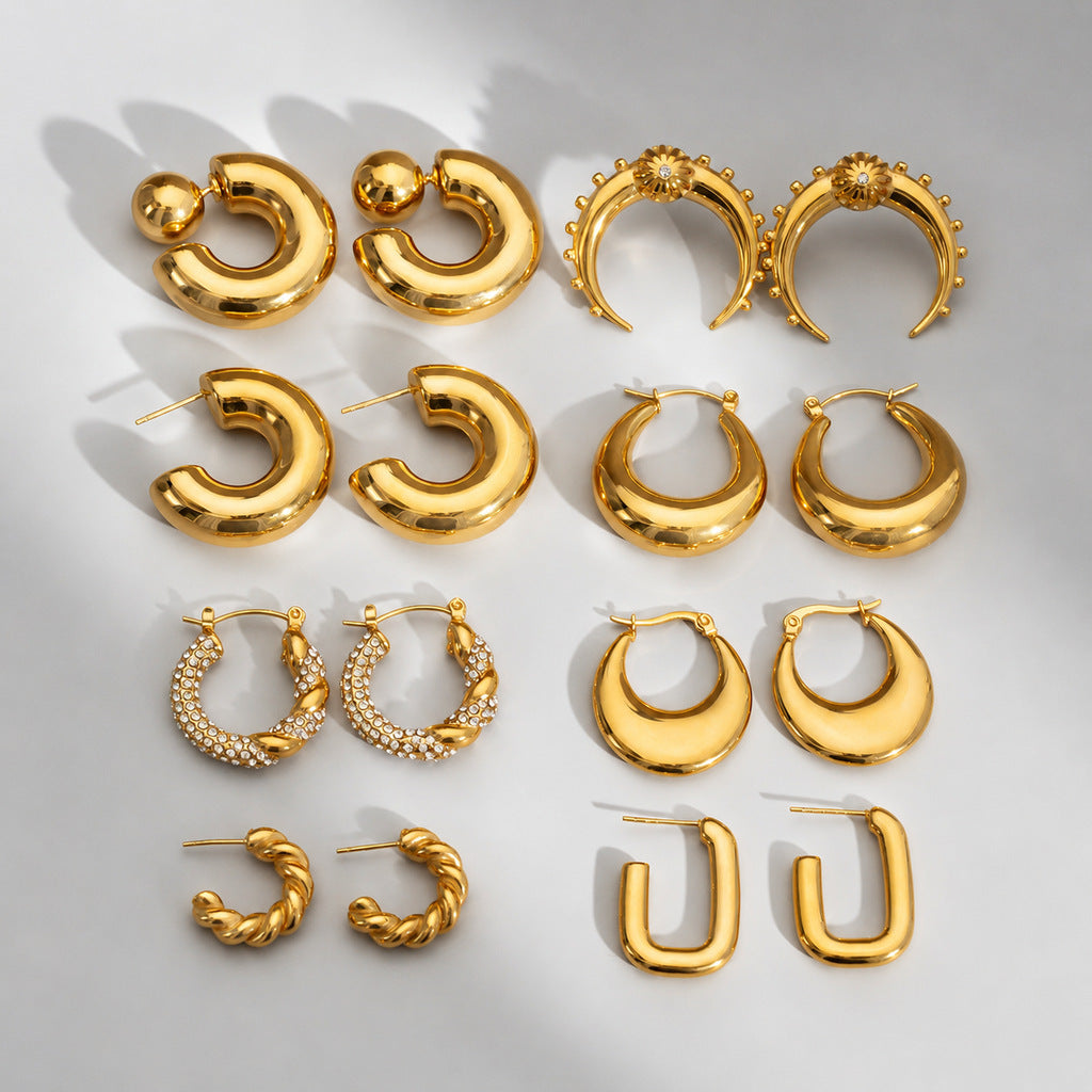 Boucles d'oreilles puces Double-C avec zirconium, acier inoxydable