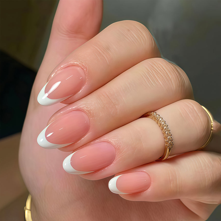 Witte French Press-On Nagels, Minimalistische Lijnen