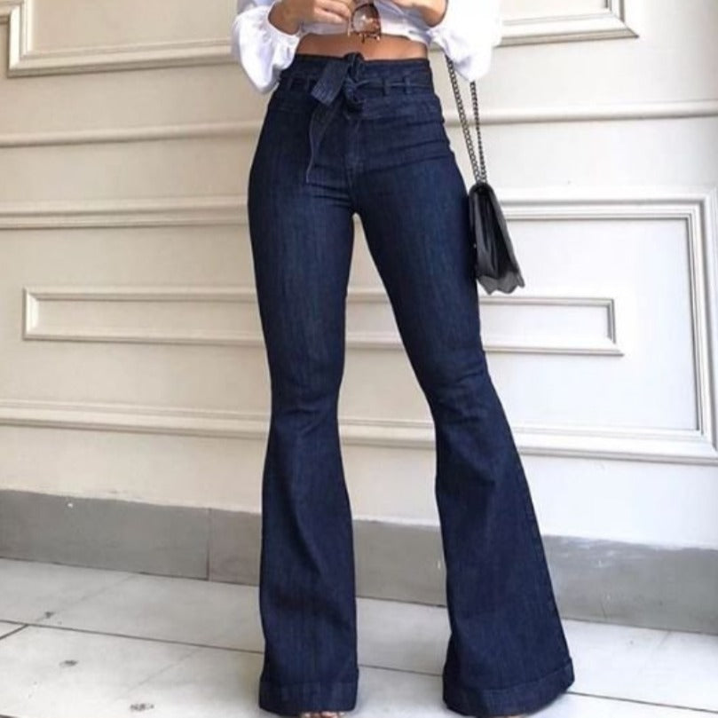 High-Waisted Schlagjeans mit Schnürung