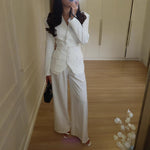 Completo blazer con scollo a V e pantaloni da donna