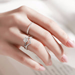 Anillo de moissanita con simulación en forma de V de Vibrato Live, apilable con diamante de una hilera