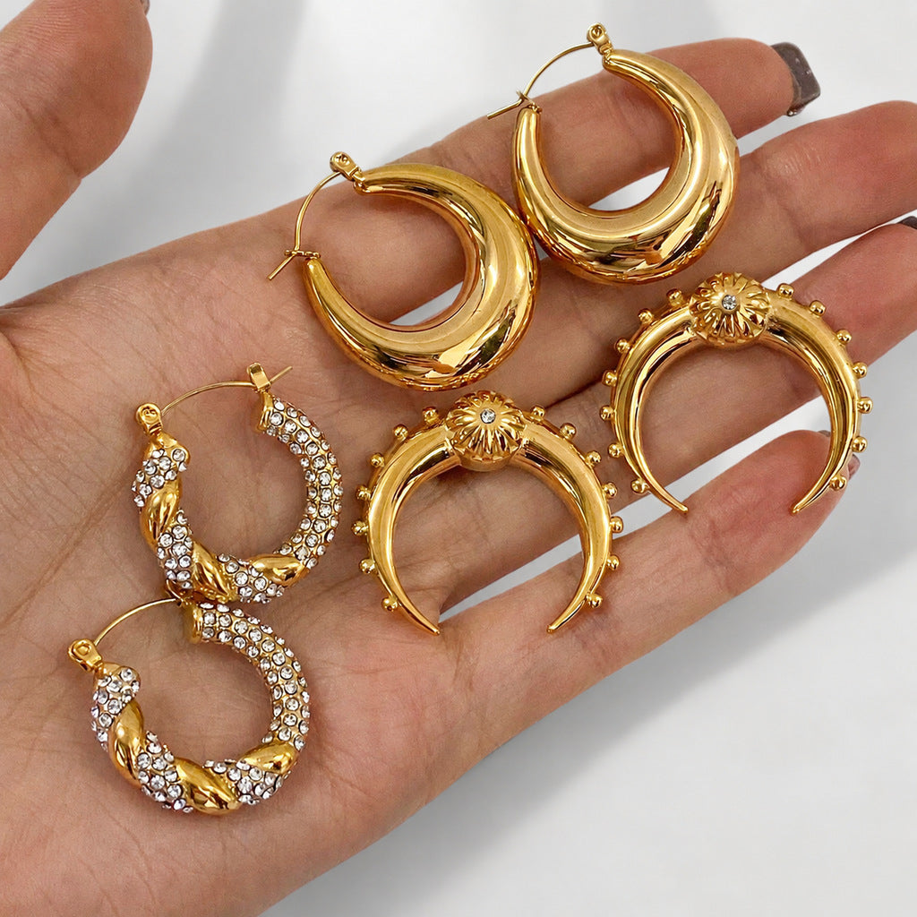 Boucles d'oreilles puces Double-C avec zirconium, acier inoxydable