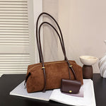 Bolso de hombro tipo pillow de gamuza para mujer