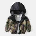 Giacca con cappuccio camouflage da bambino, cappotto primaverile leggero