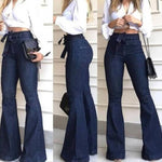 High-Waisted Schlagjeans mit Schnürung