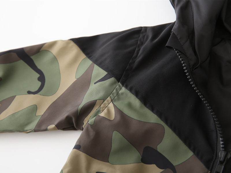 Giacca con cappuccio camouflage da bambino, cappotto primaverile leggero
