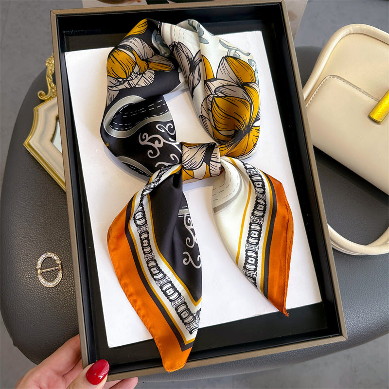 Foulard quadrato stampato con protezione solare